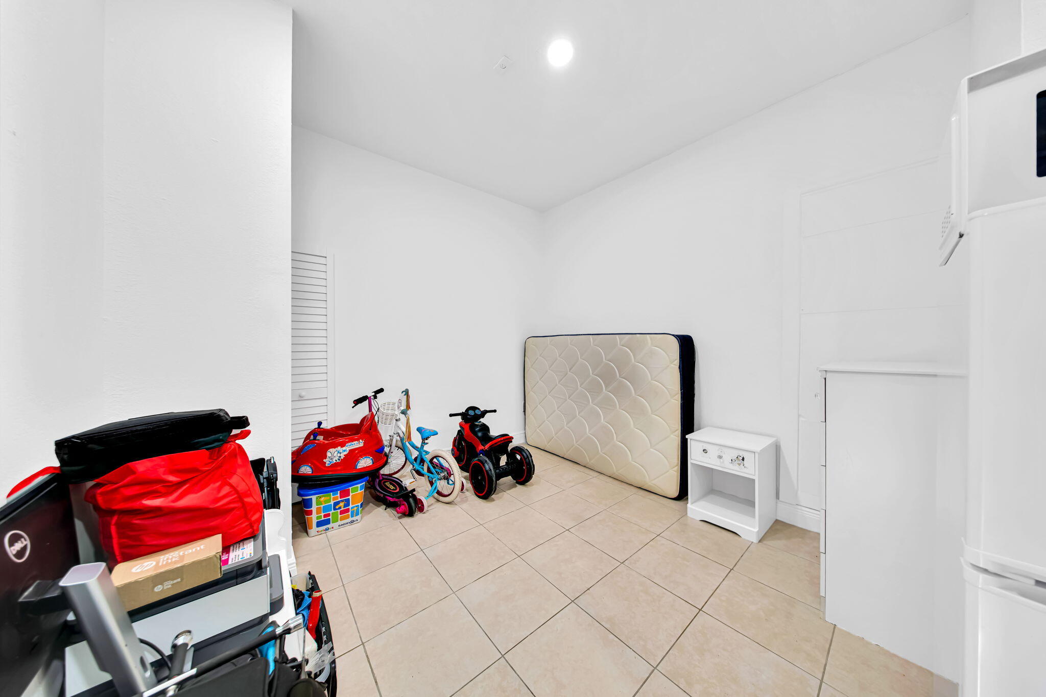 CHATEAU ROYAL ESTATES - Residential