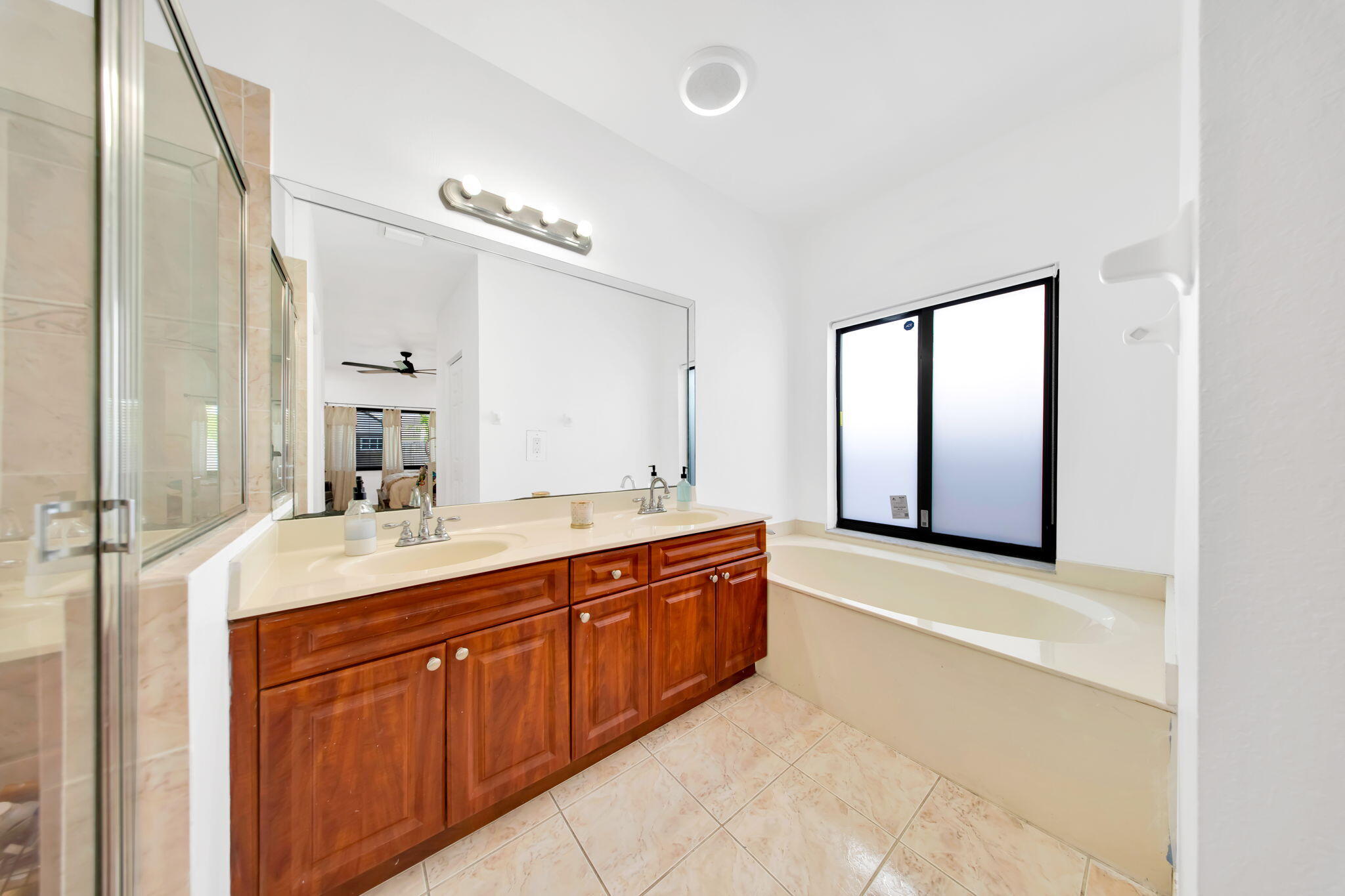 CHATEAU ROYAL ESTATES - Residential