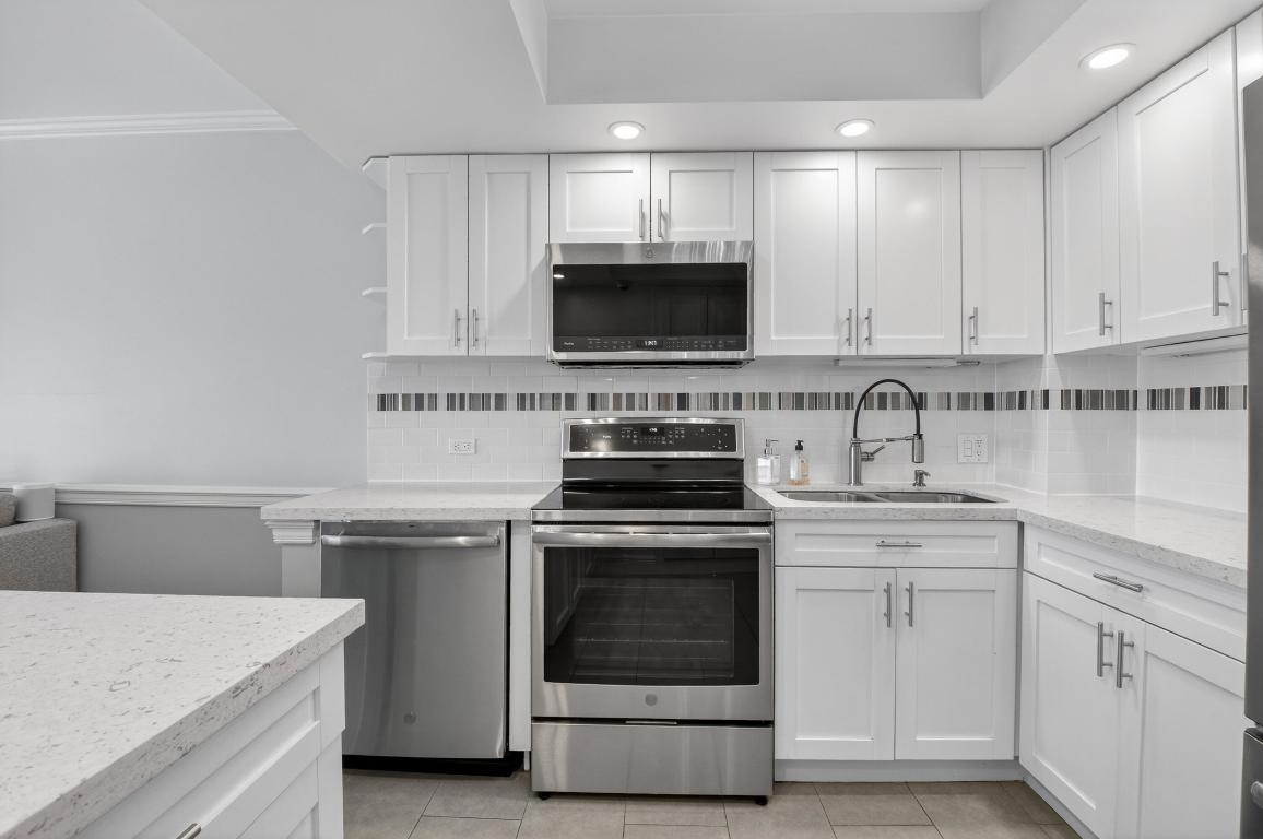 BARRTON APTS INC CONDO - Residential