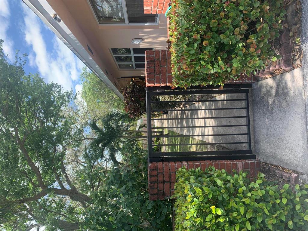 TOWN OF DELRAY - Residential Lease