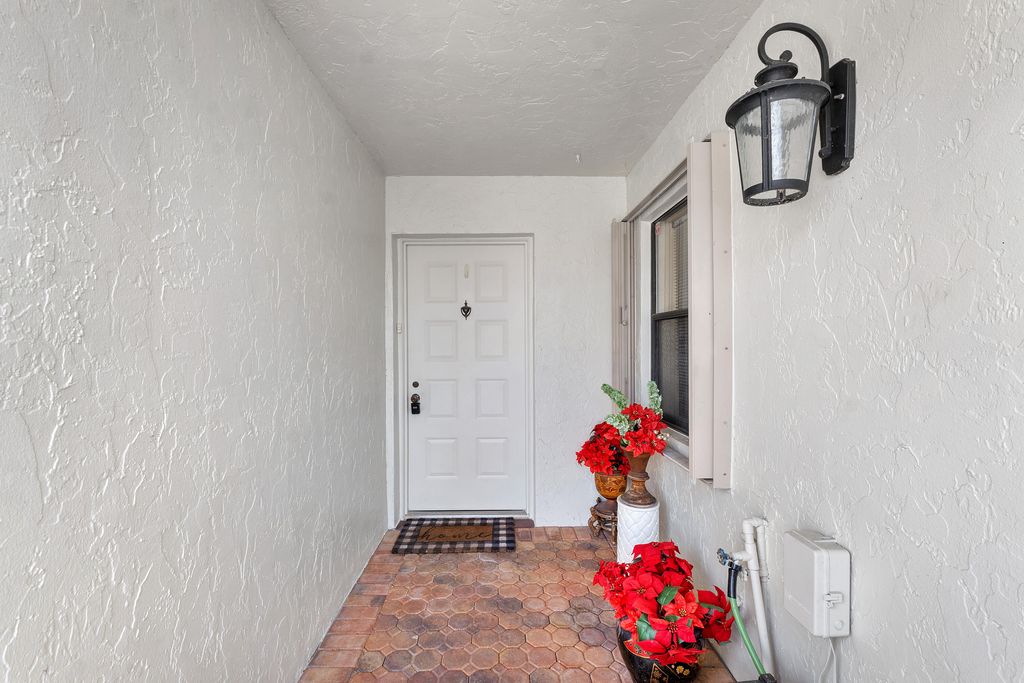 Photo of 21566 Coronado Avenue, Boca Raton, FL 33433 (MLS # B26020150)