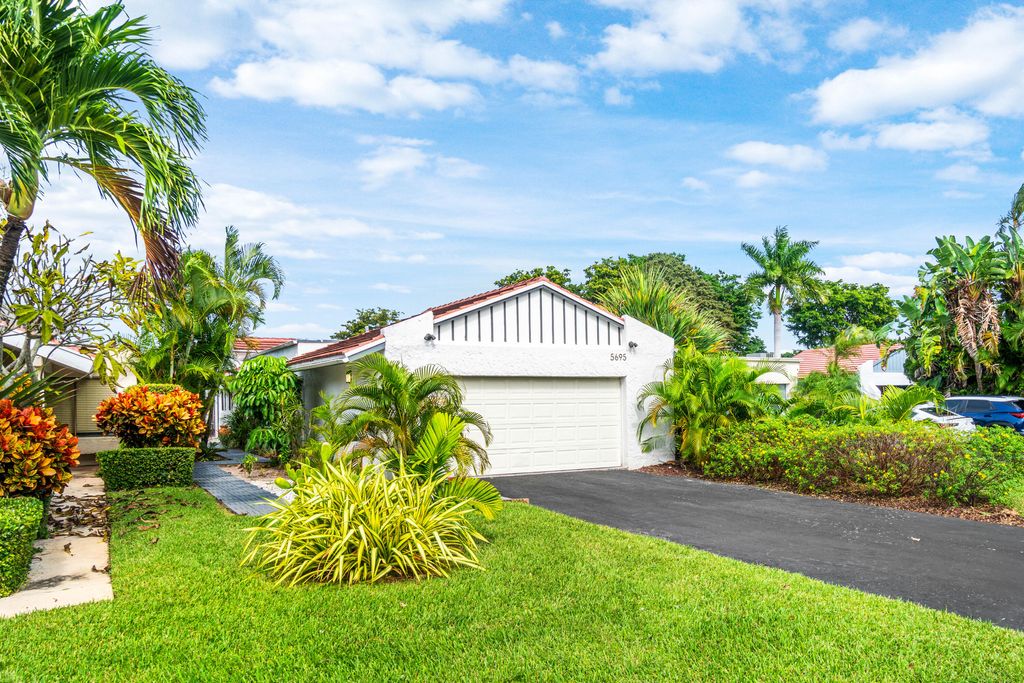 Photo of 5695 Ainsley Court, Boynton Beach, FL 33437 (MLS # R11141214)