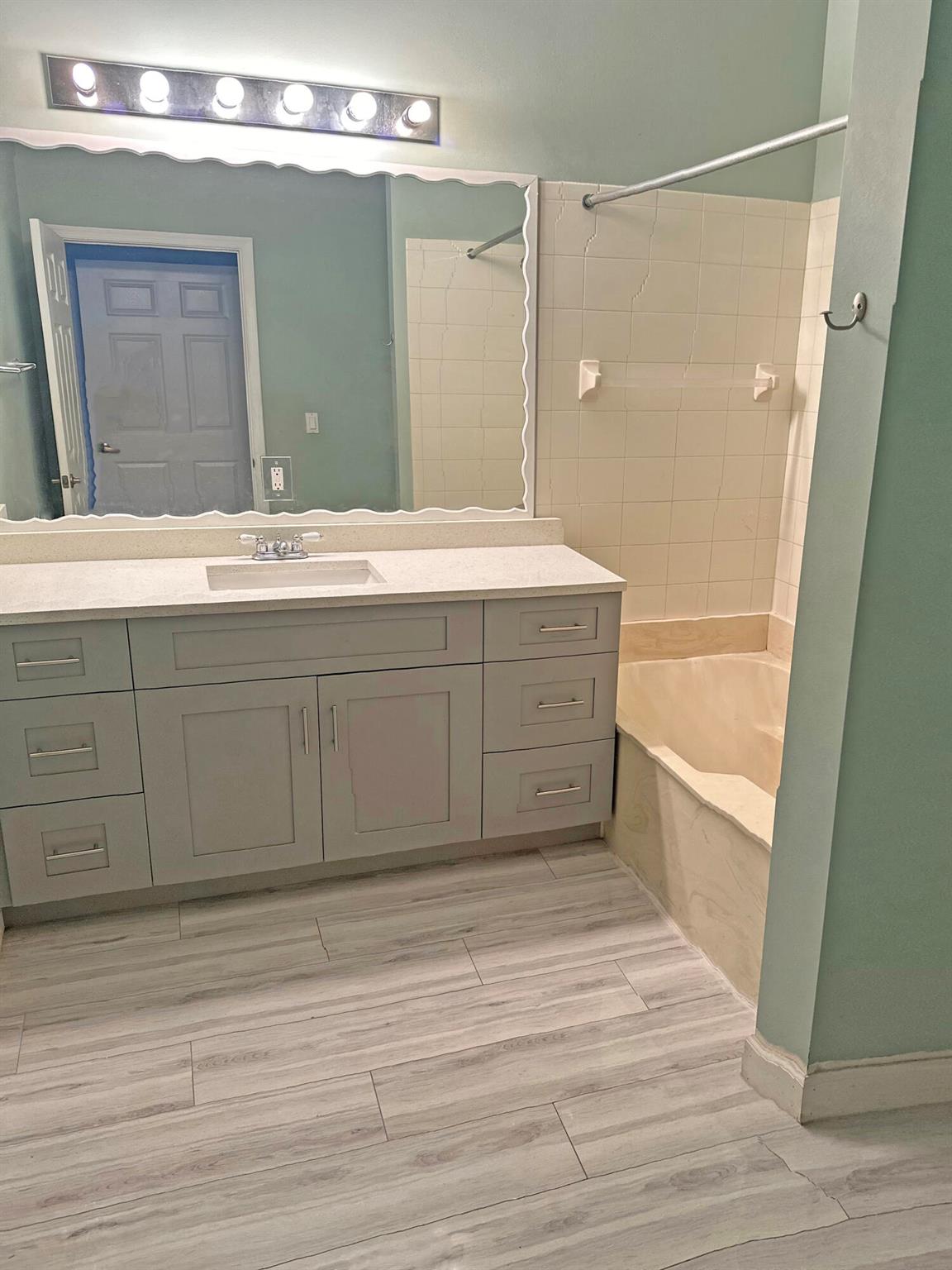 Rosemont Condo - Residential Lease