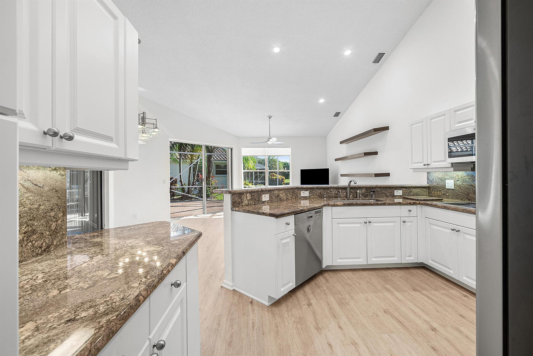 ABERDEEN 19 - Residential