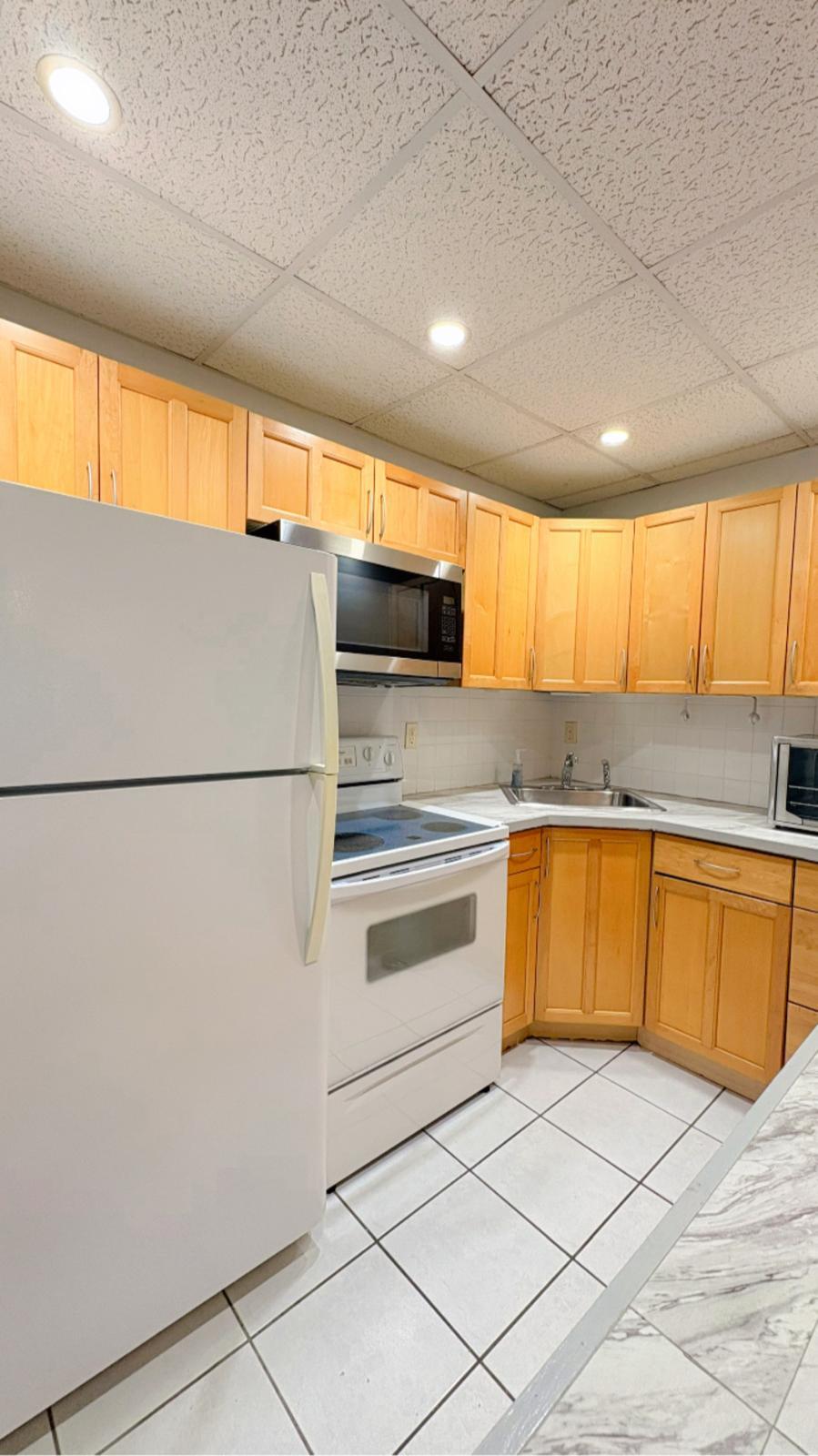 1560 Mckinley Street 111w