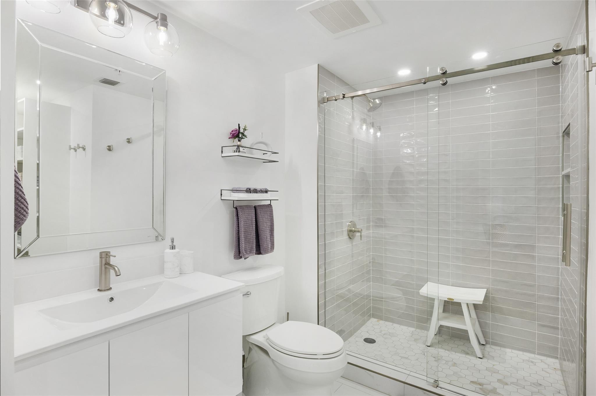 350 LAS OLAS PLACE - Residential