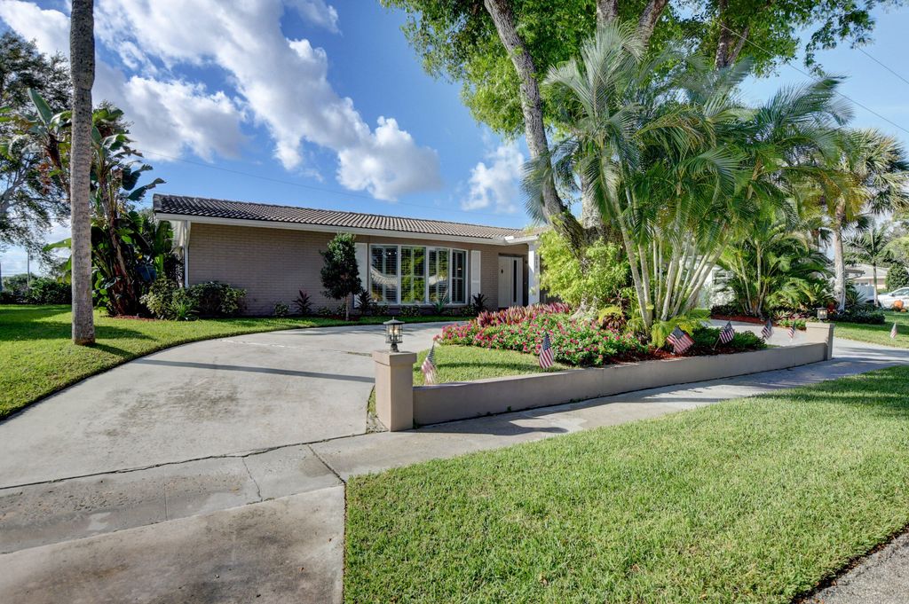Photo of 1010 SW 1st Street, Boca Raton, FL 33486 (MLS # B26012079)