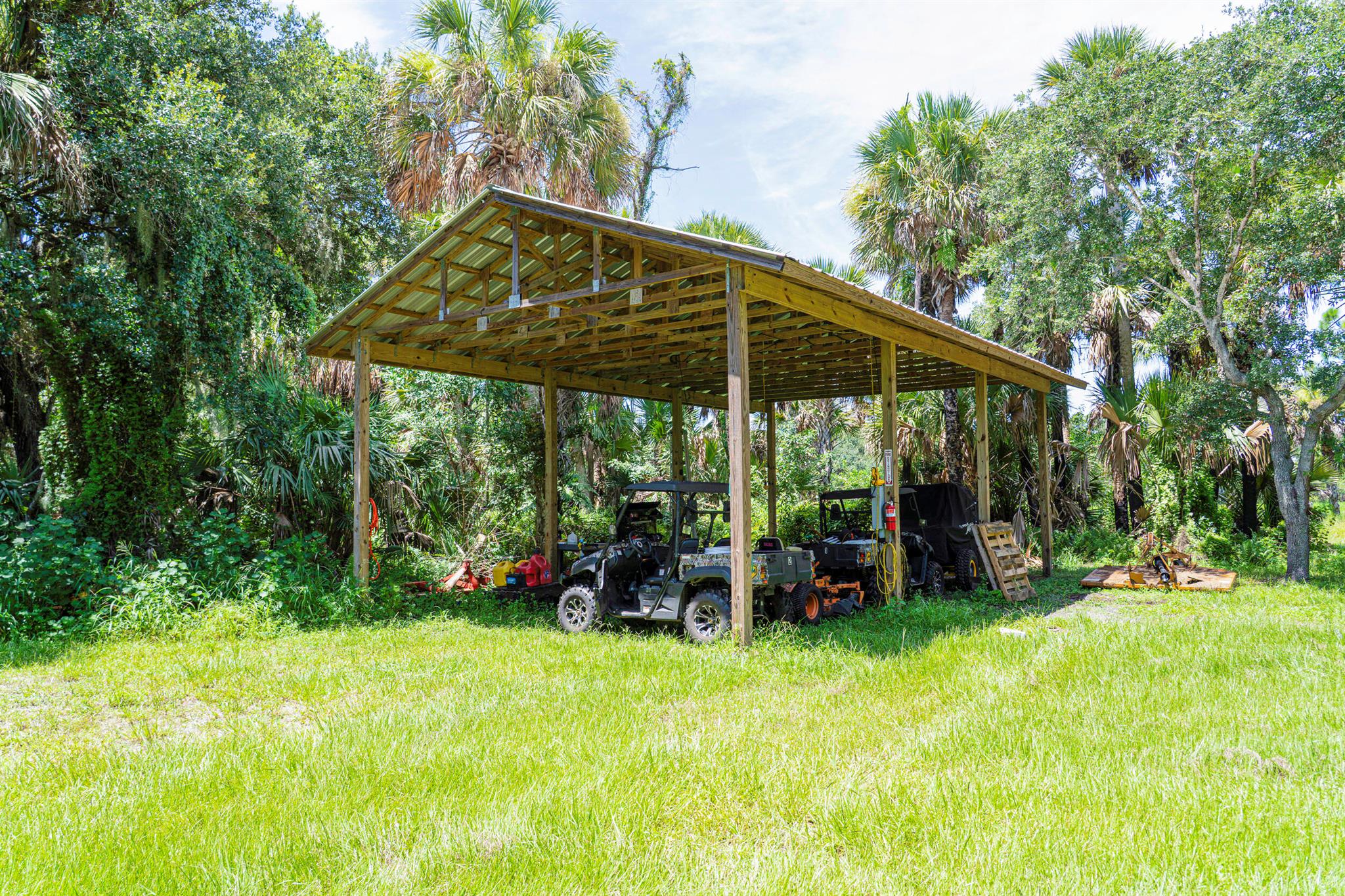 STUART WOODS RANCH - Land