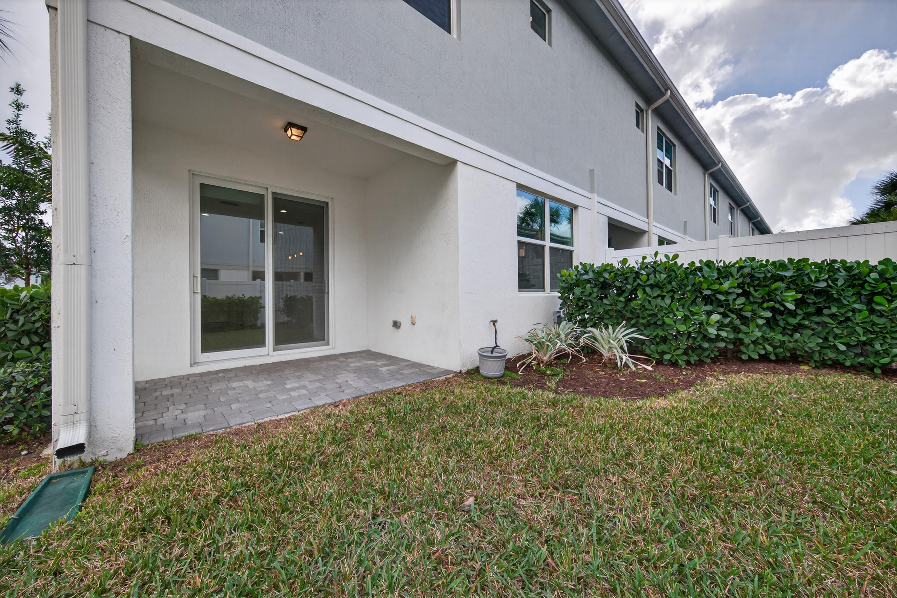 DEERFIELD CROSSING - Residential Lease