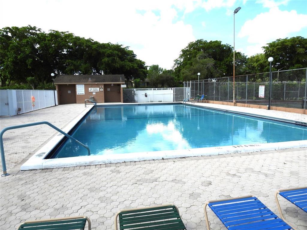 Palm Lakes - Residential