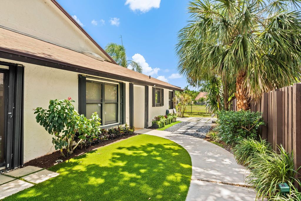 Photo of 305 SW 28th Avenue, Delray Beach, FL 33445 (MLS # B26035041)