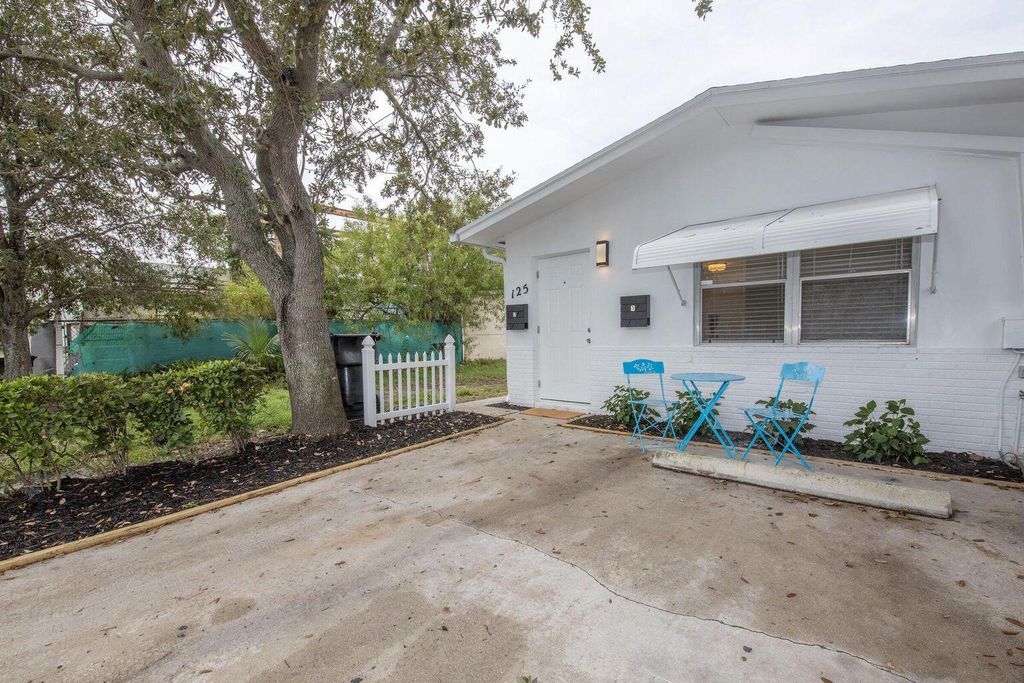 Photo of 125 S F Street #1, Lake Worth Beach, FL 33460 (MLS # R11119974)