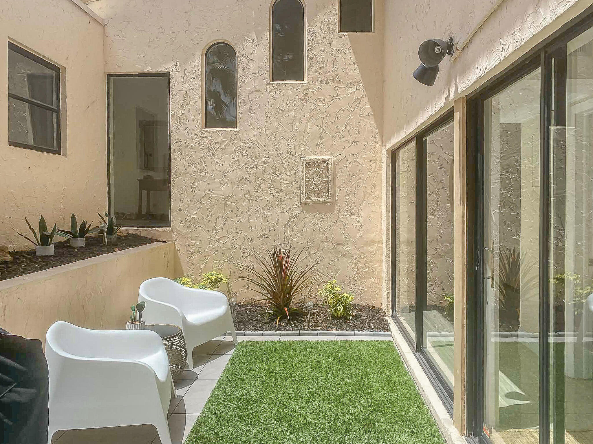 HILLS OF INVERRARY - Residential