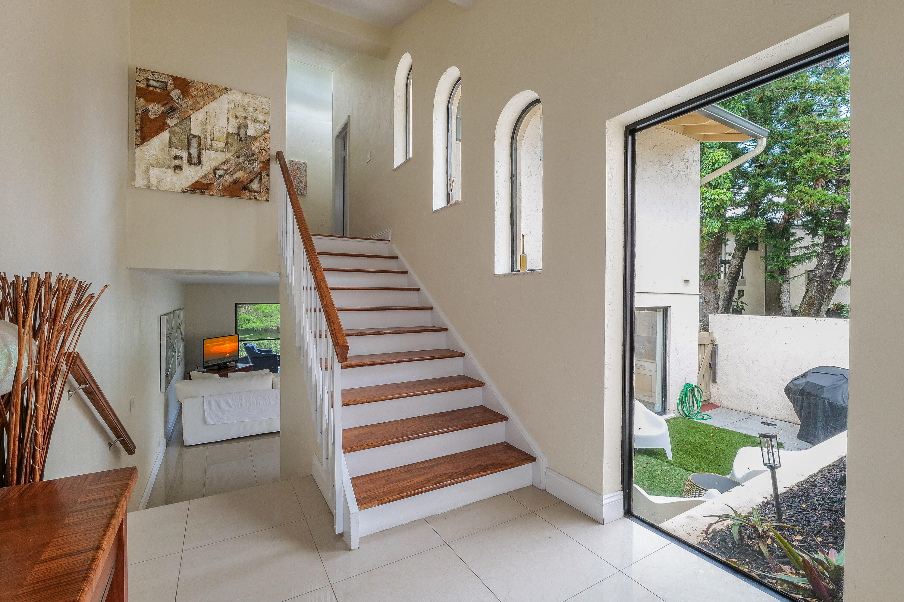 HILLS OF INVERRARY - Residential