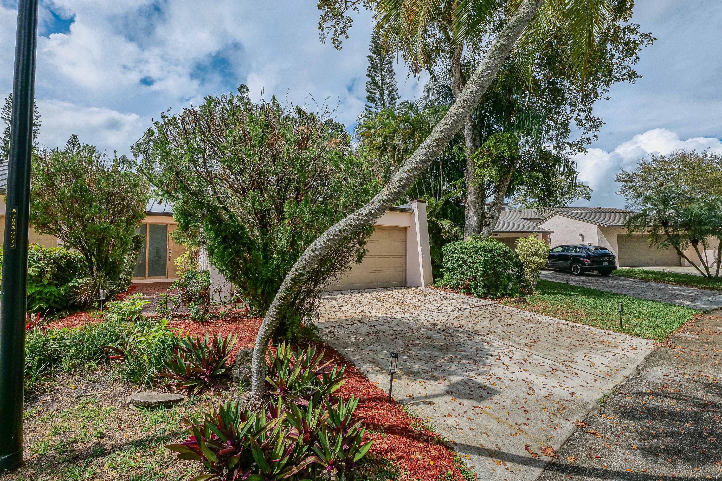 HILLS OF INVERRARY - Residential