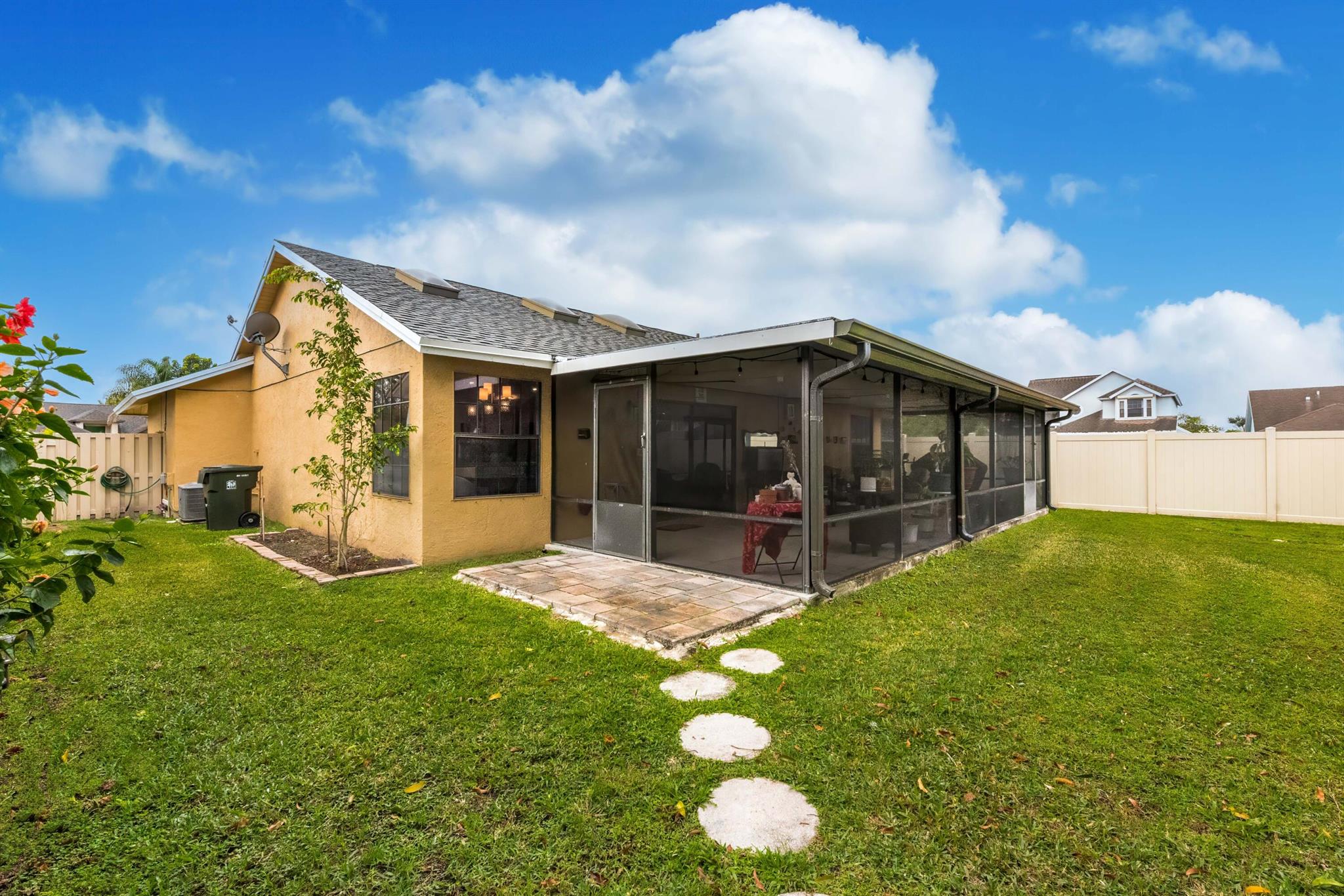 MEADOWLAND COVE 1 OF WELLINGTON - Residential