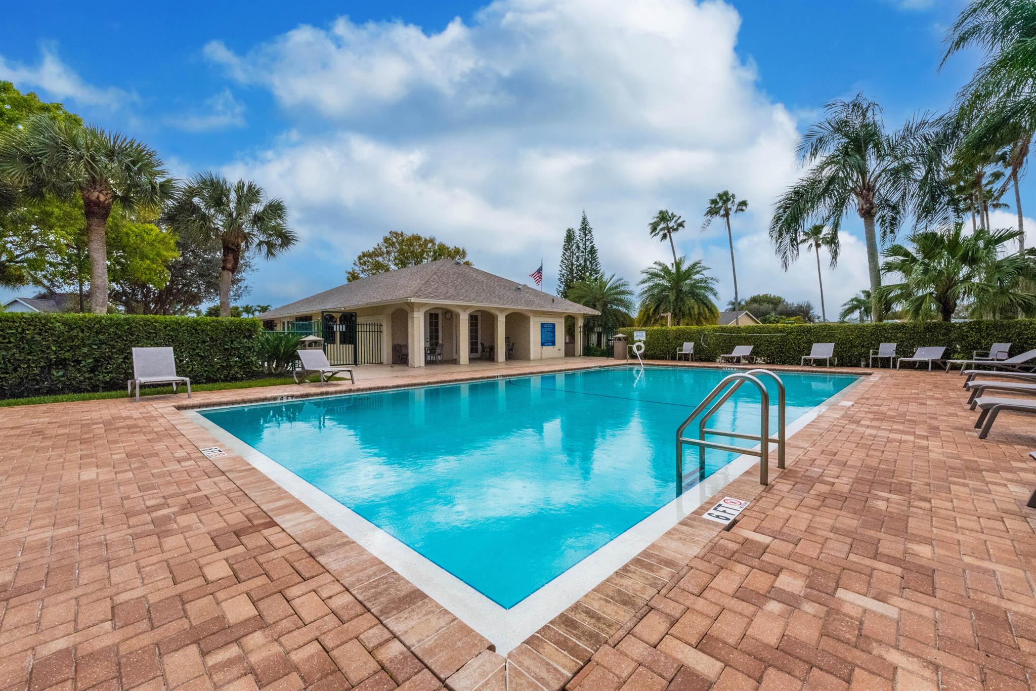 MEADOWLAND COVE 1 OF WELLINGTON - Residential