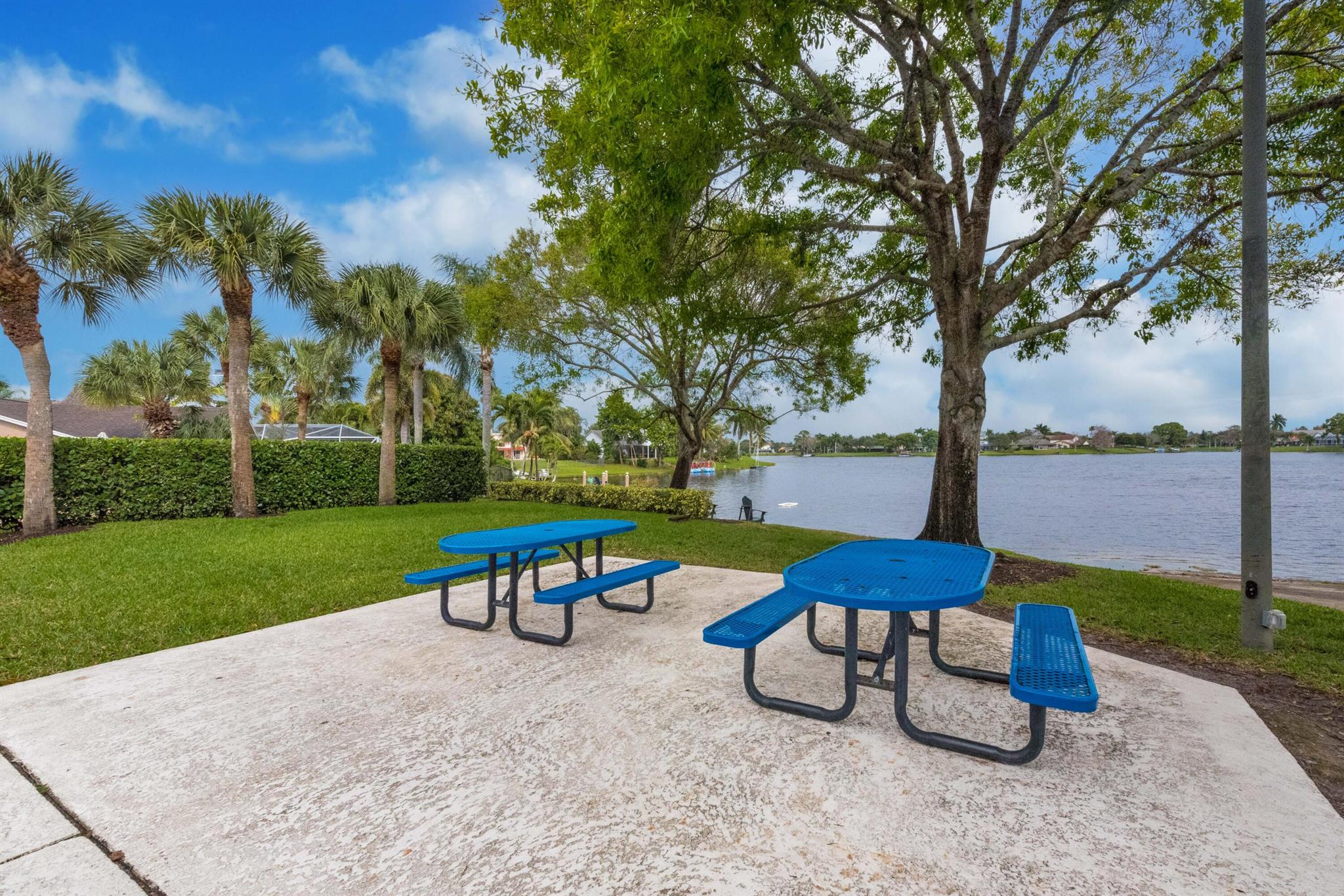 MEADOWLAND COVE 1 OF WELLINGTON - Residential