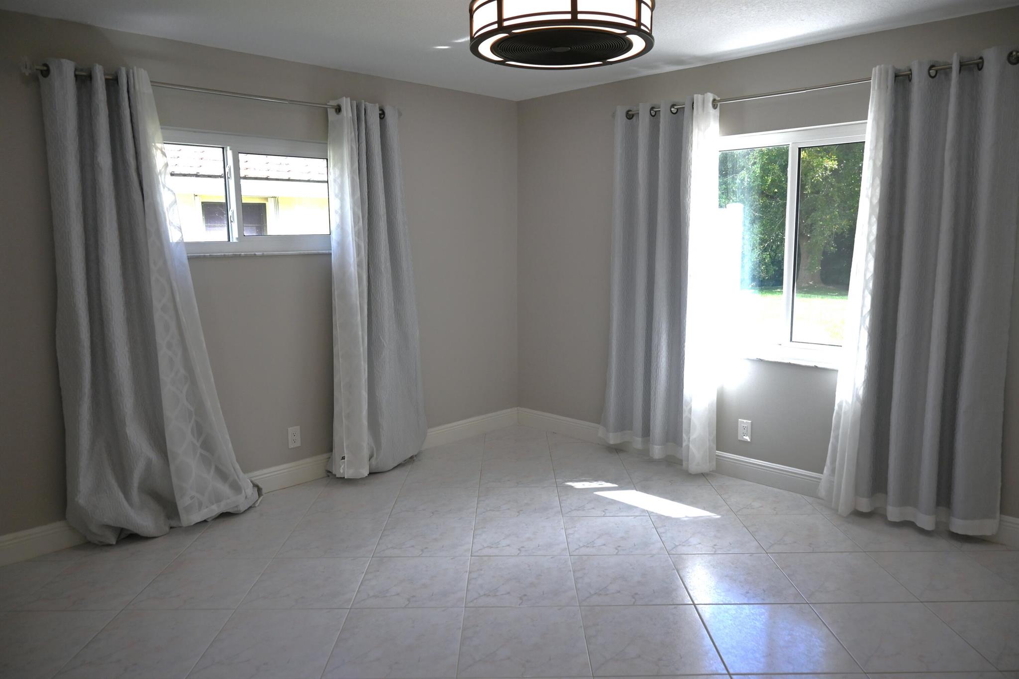 AMERICAN HOMES AT BOCA RA - Residential Lease