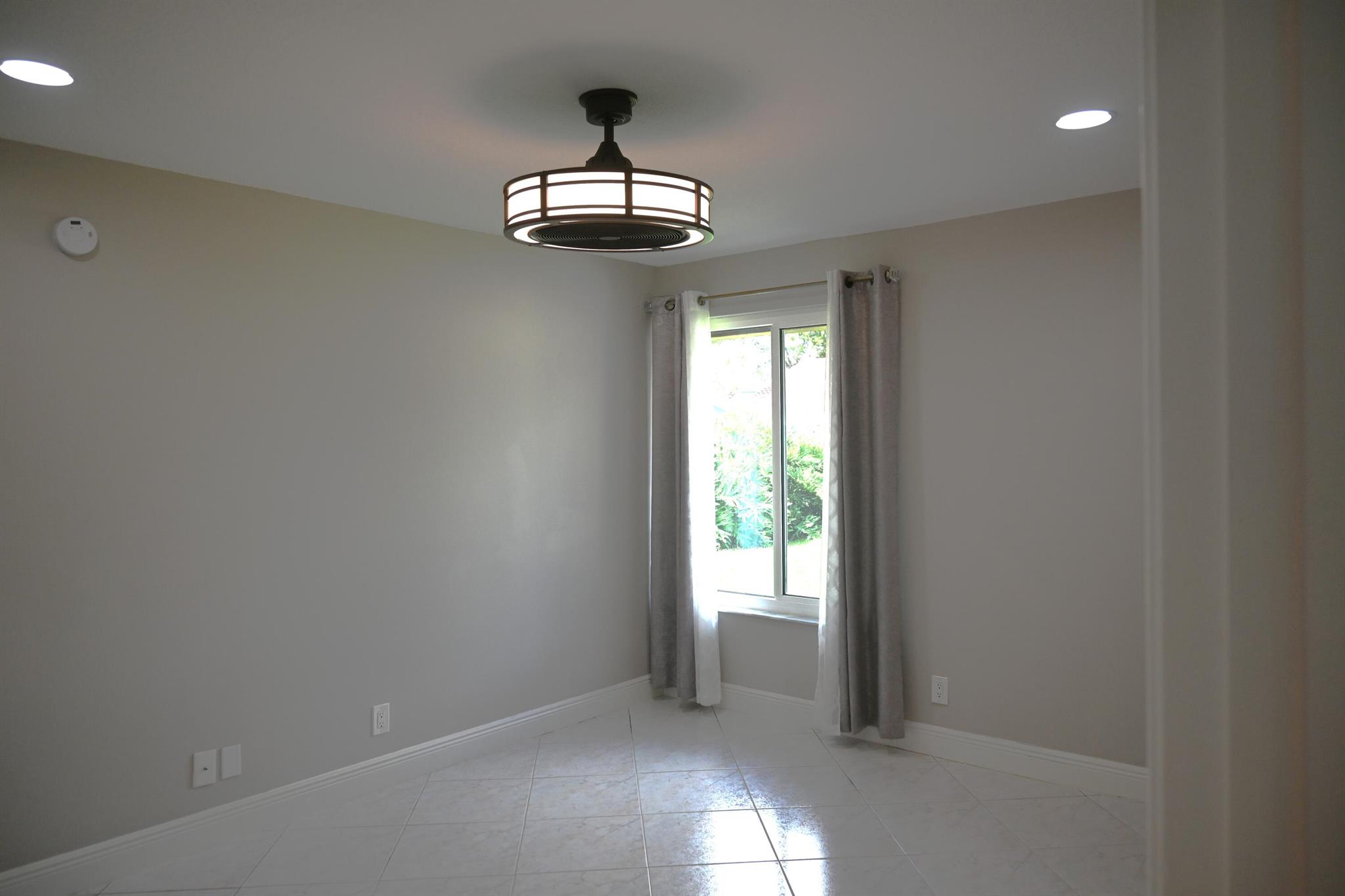 AMERICAN HOMES AT BOCA RA - Residential Lease
