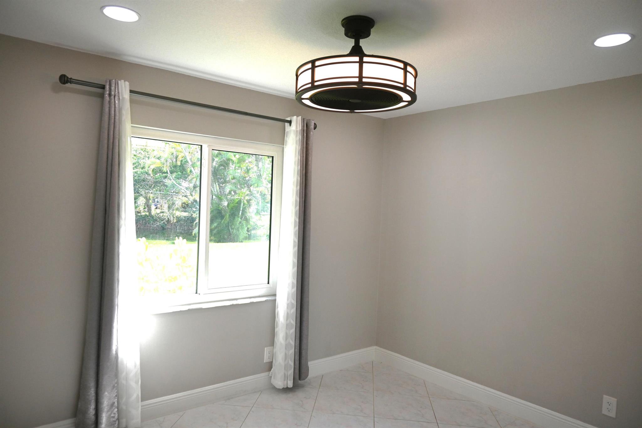 AMERICAN HOMES AT BOCA RA - Residential Lease