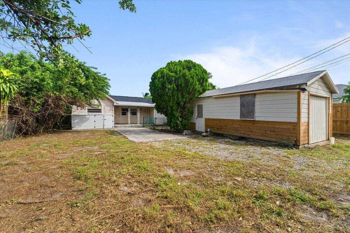 LAKE WORTH TOWN OF - Residential