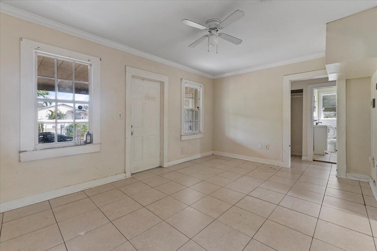 LAKE WORTH TOWN OF - Residential