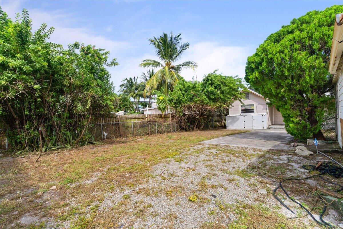 LAKE WORTH TOWN OF - Residential