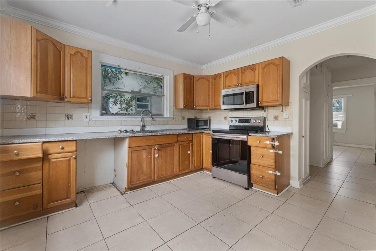 LAKE WORTH TOWN OF - Residential