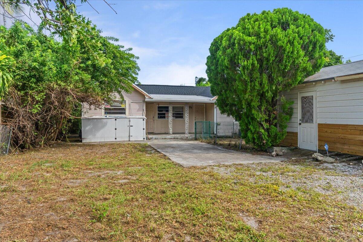 LAKE WORTH TOWN OF - Residential