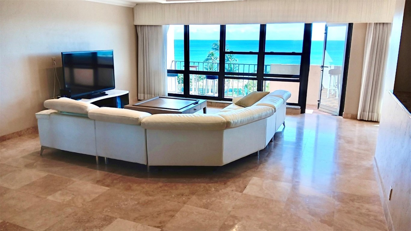 4900 N Ocean Boulevard 819