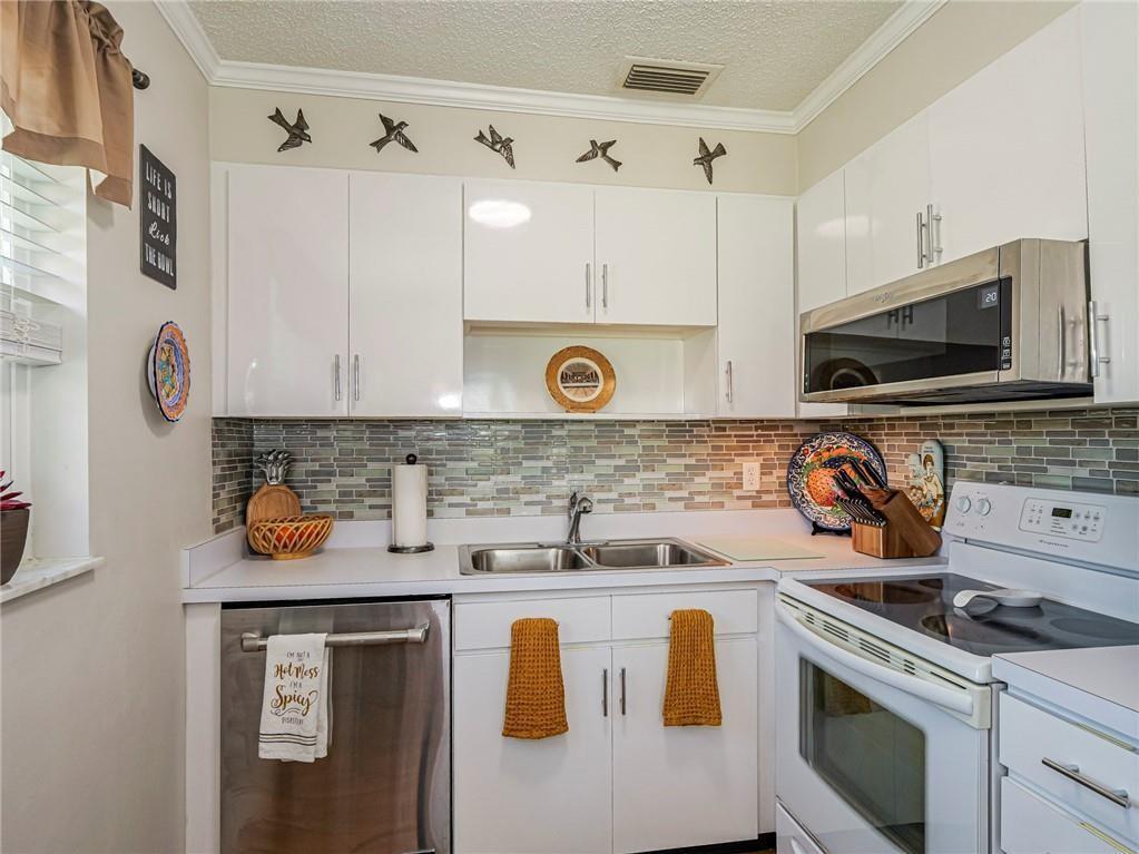 VISTA ROYALE - Residential