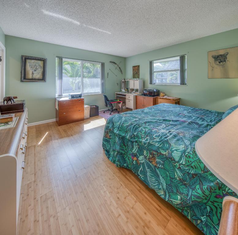 BARBICAN CONDO - Residential