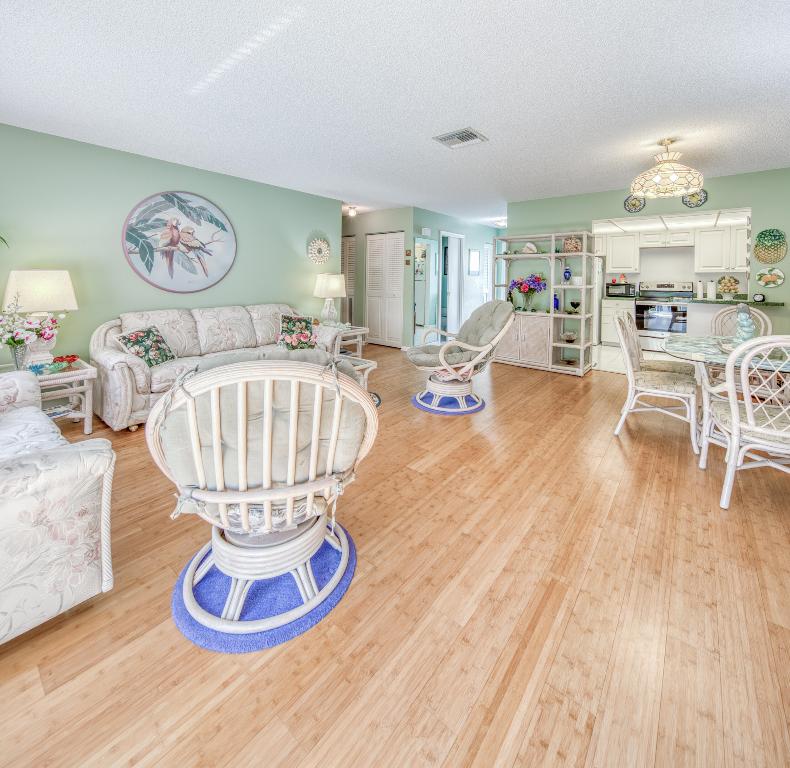 BARBICAN CONDO - Residential