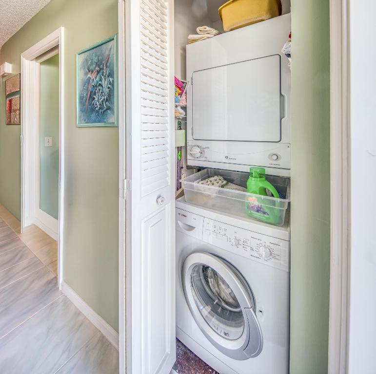 BARBICAN CONDO - Residential