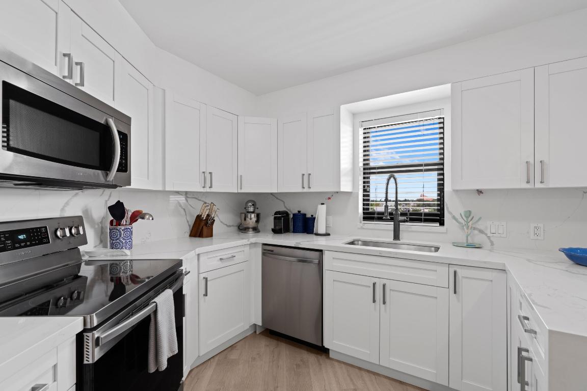 SANDPOINTE BAY CONDO - Residential Lease