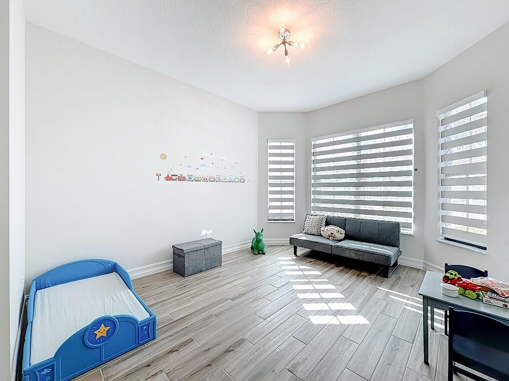 Parkland Royale 182-60 B - Residential