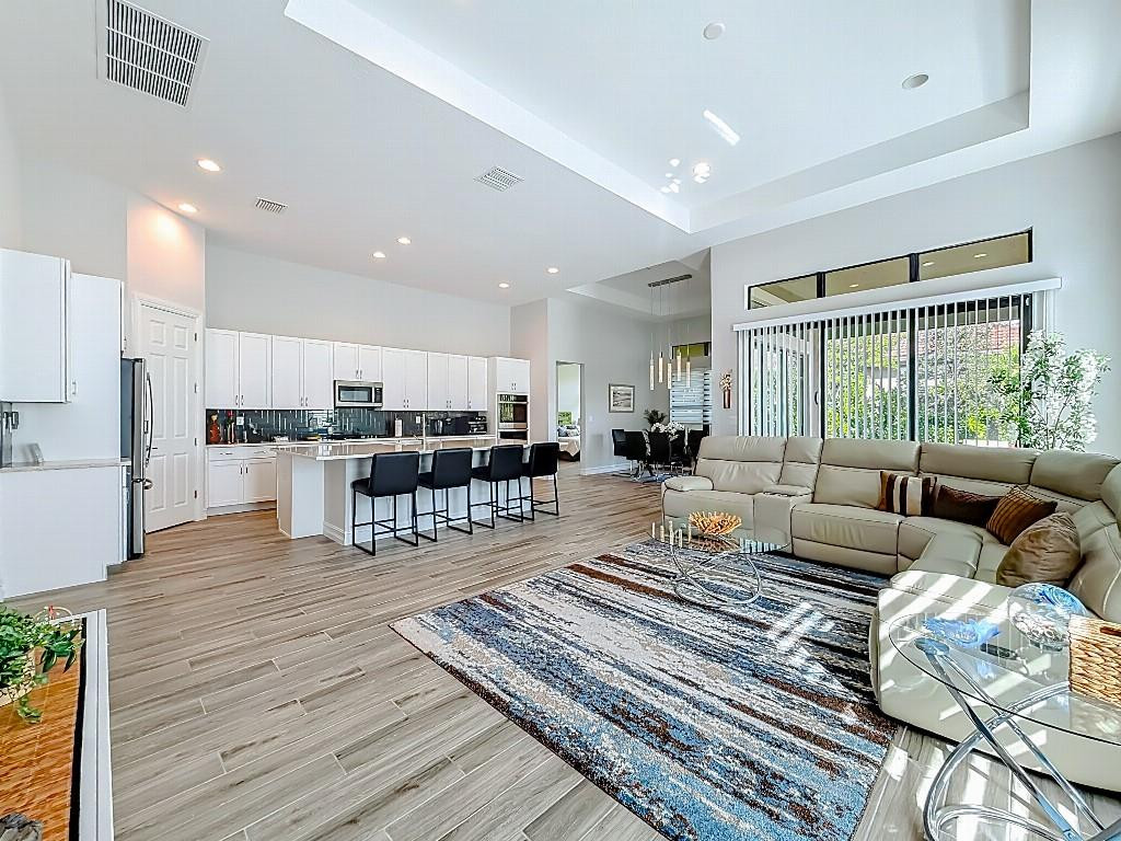 Parkland Royale 182-60 B - Residential