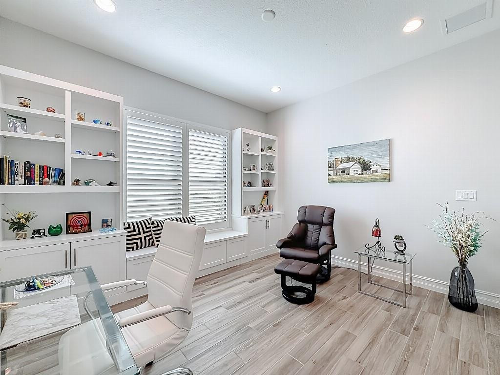 Parkland Royale 182-60 B - Residential