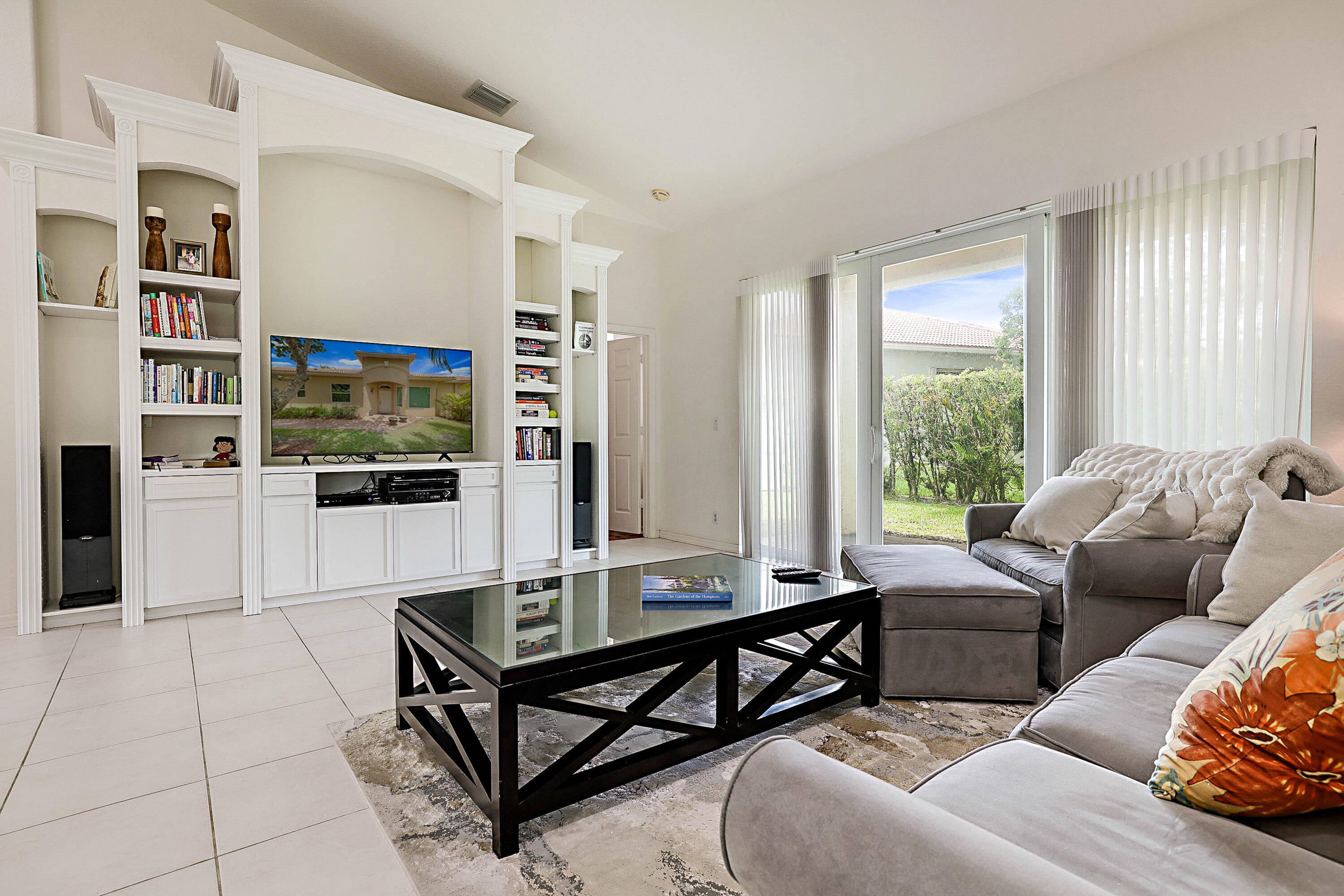 2568 Sandy Cay
