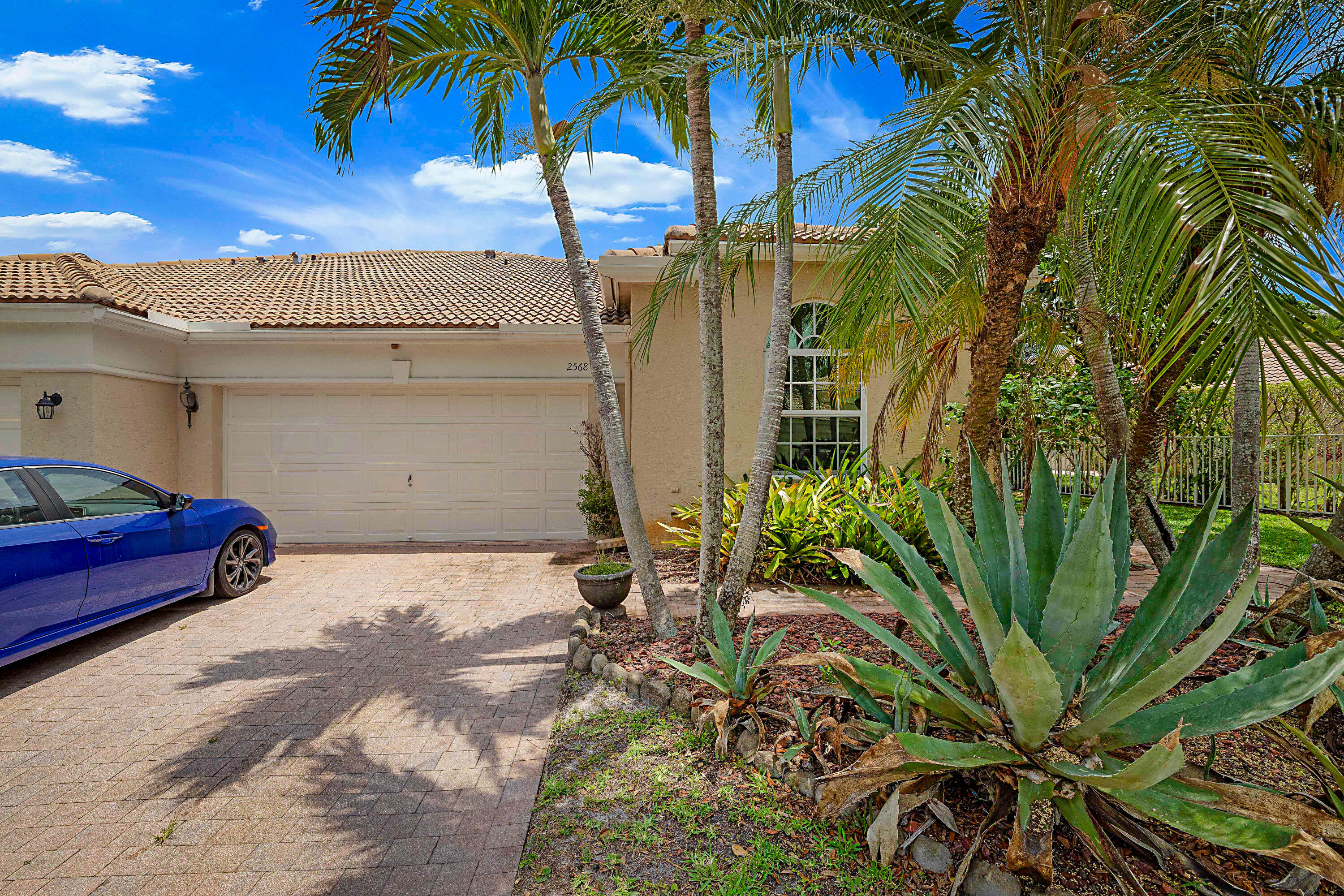 Properties 2568 Sandy Cay