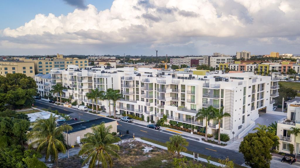 Photo of 111 SE 1st Avenue #310, Delray Beach, FL 33444 (MLS # B26030487)