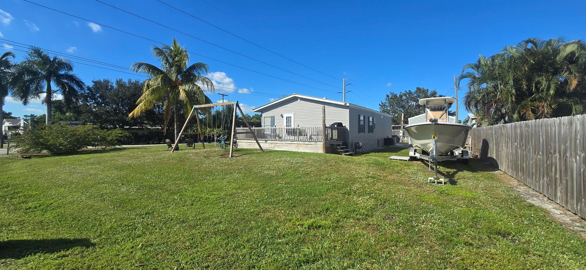 5005 SE Chris Avenue, Stuart, FL, 34997/$339,900 2 5005 SE Chris Avenue