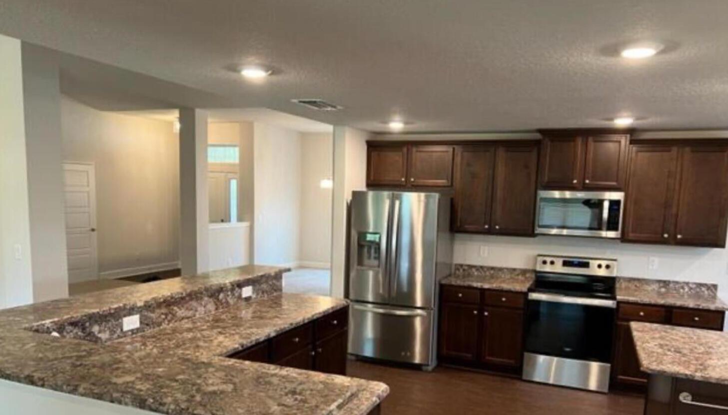 PORT ST LUCIE SECTION 13 - Residential Lease