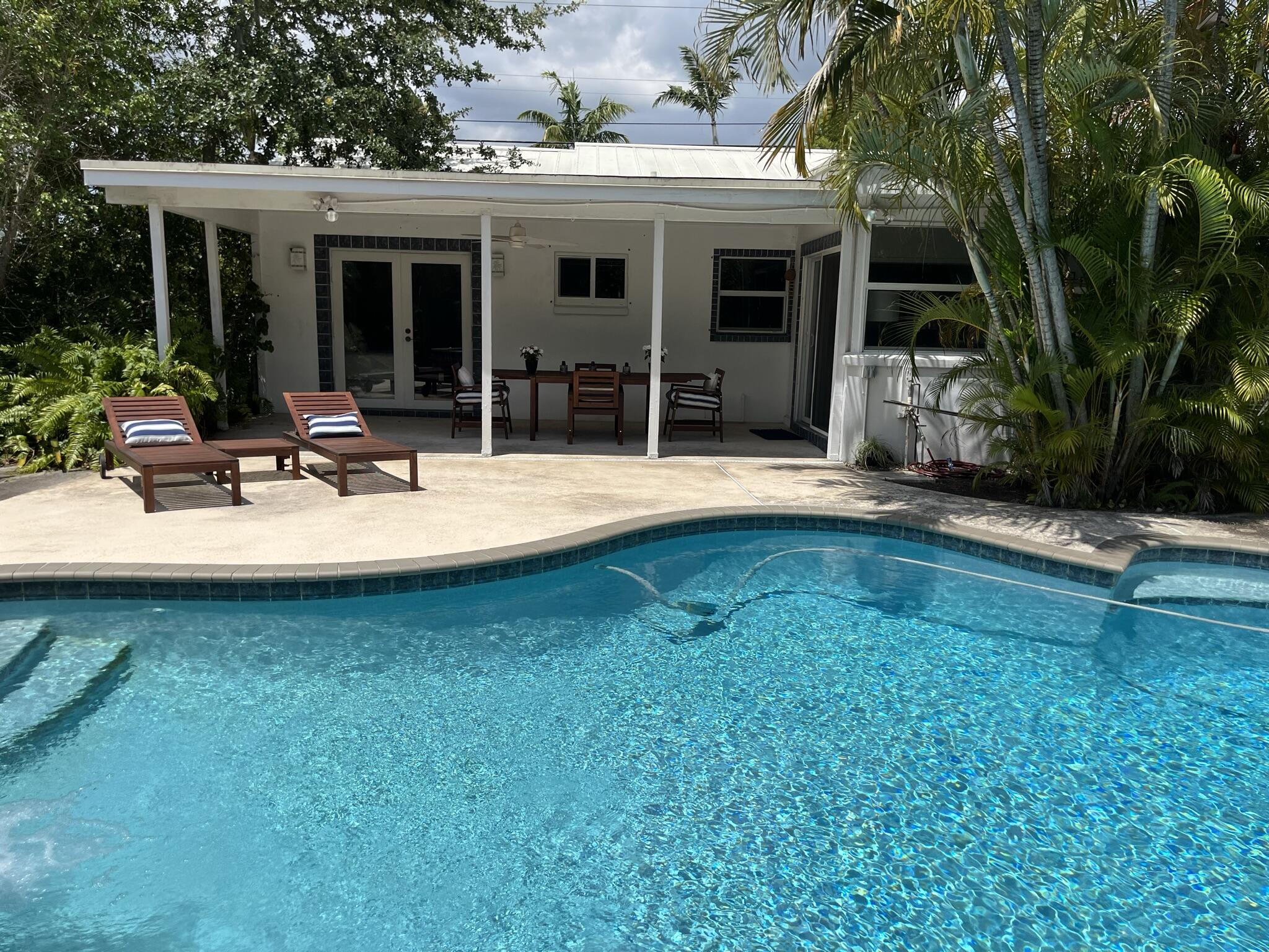 NORTH PALM BEACH VILLAGE OF 6 - Residential