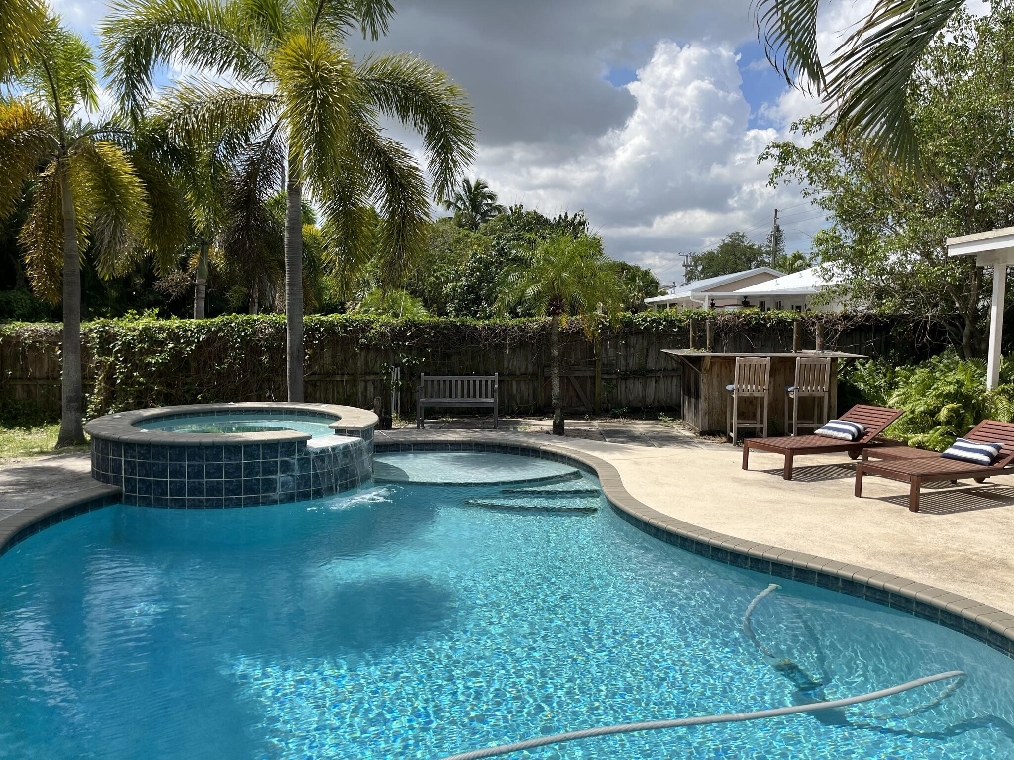 NORTH PALM BEACH VILLAGE OF 6 - Residential