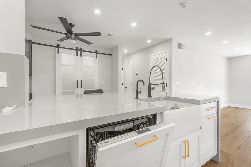 BAY COLONY CLUB - Residential