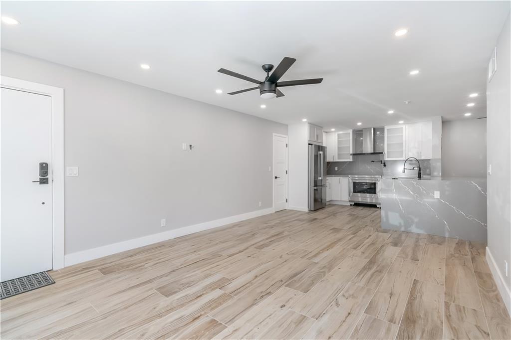 BAY COLONY CLUB - Residential