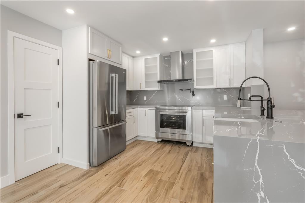 BAY COLONY CLUB - Residential