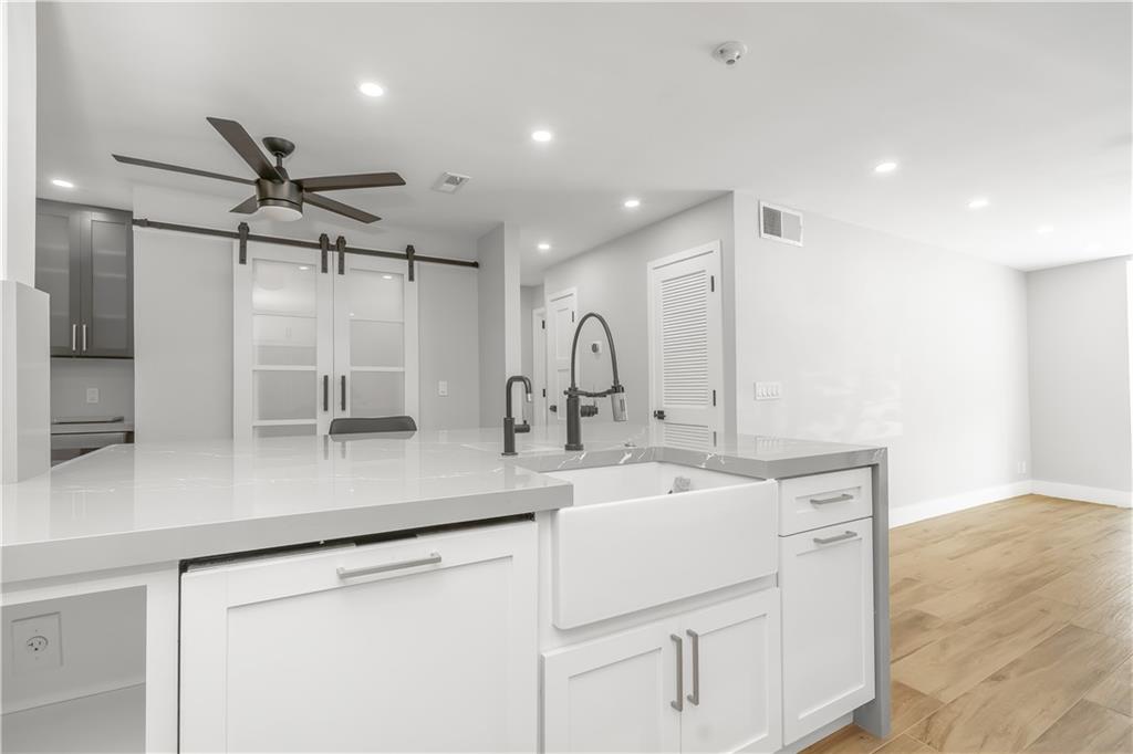 BAY COLONY CLUB - Residential